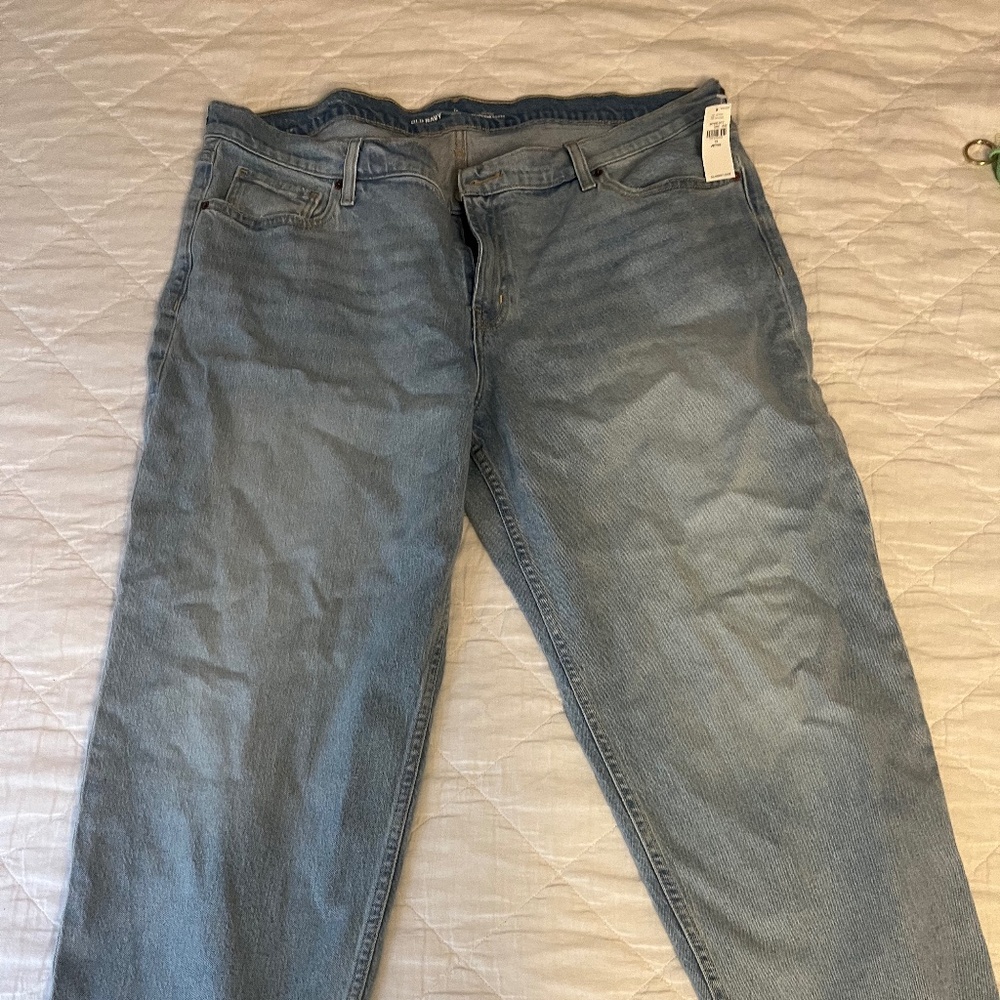 *NWT* Old Navy women's Jeans 18P